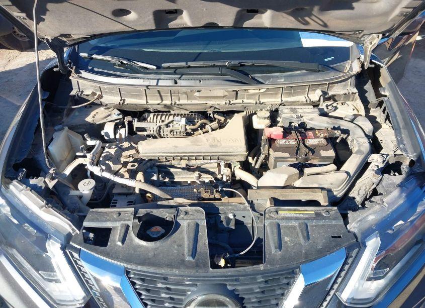 Photo 10 of 2018 Nissan Rogue SV (VIN 5N1AT2MT4JC774274)