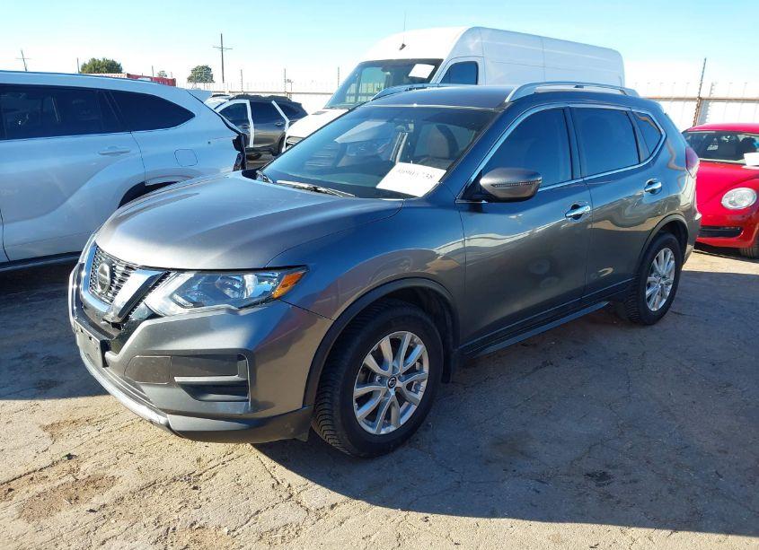 Photo 2 of 2018 Nissan Rogue SV (VIN 5N1AT2MT4JC774274)