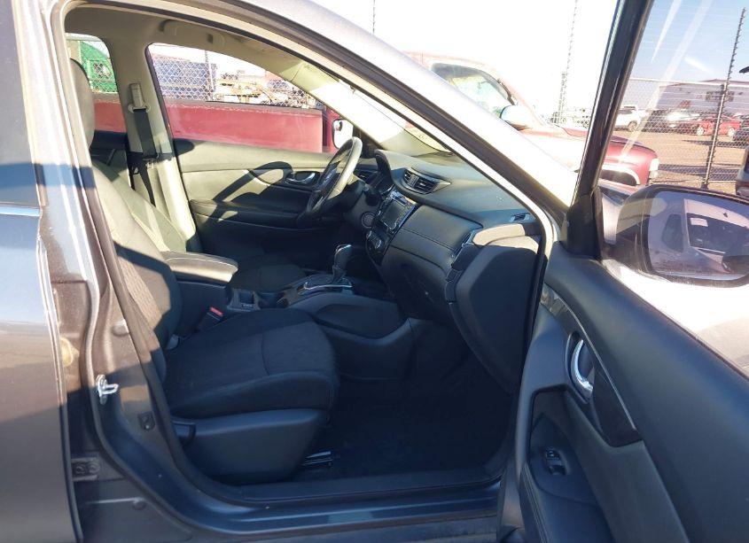 Photo 5 of 2018 Nissan Rogue SV (VIN 5N1AT2MT4JC774274)