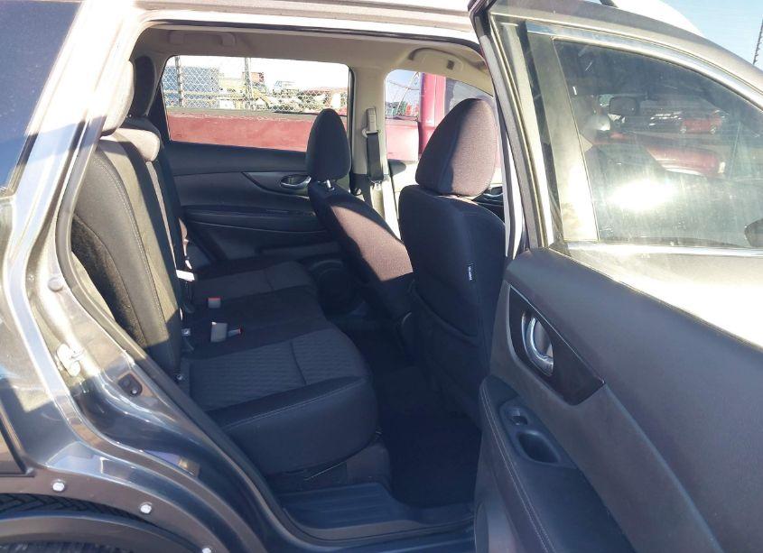 Photo 8 of 2018 Nissan Rogue SV (VIN 5N1AT2MT4JC774274)