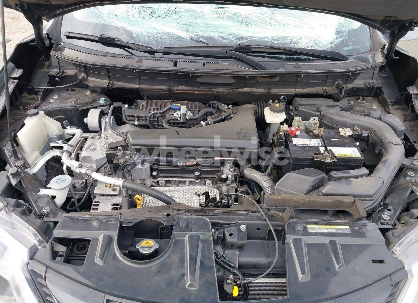 Photo 10 of 2018 Nissan Rogue SV (VIN 5N1AT2MT4JC780155)