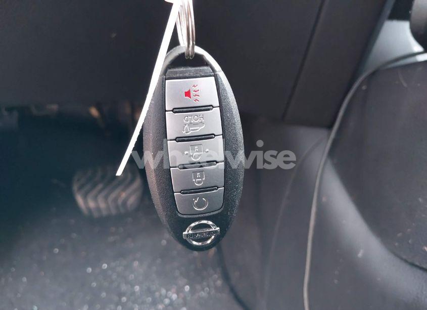 Photo 11 of 2018 Nissan Rogue SV (VIN 5N1AT2MT4JC780155)