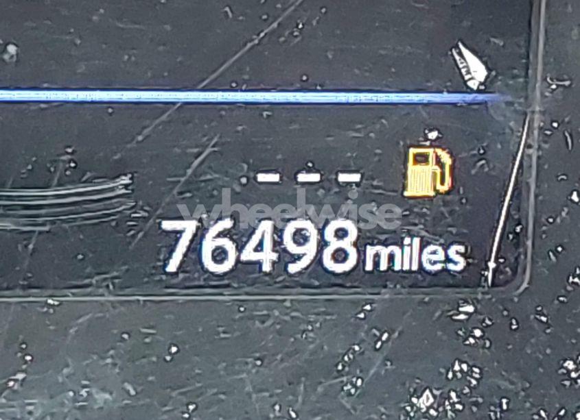 Photo 15 of 2018 Nissan Rogue SV (VIN 5N1AT2MT4JC780155)