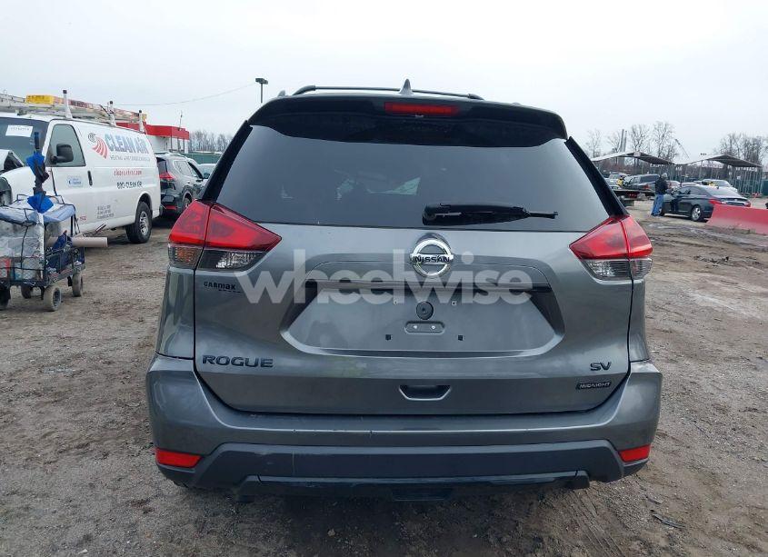 Photo 16 of 2018 Nissan Rogue SV (VIN 5N1AT2MT4JC780155)