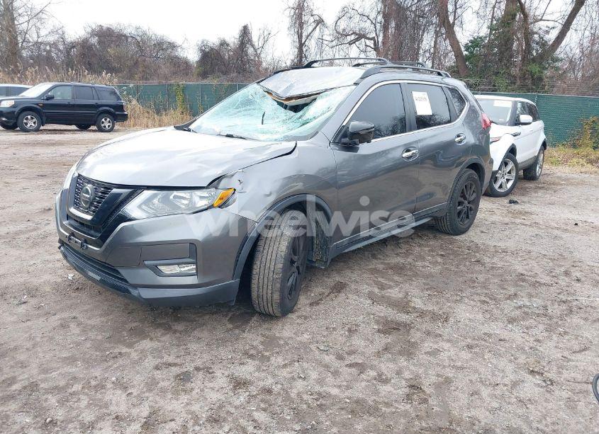 Photo 2 of 2018 Nissan Rogue SV (VIN 5N1AT2MT4JC780155)