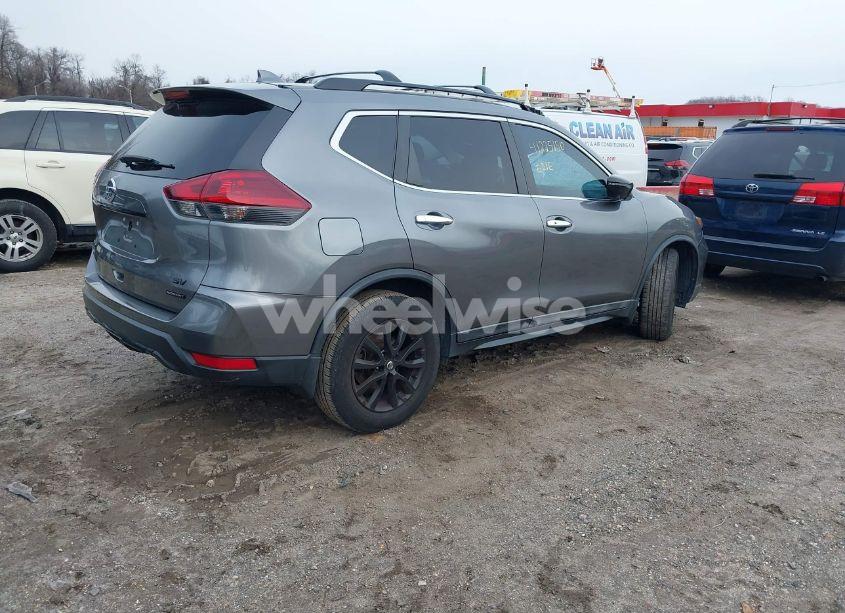 Photo 4 of 2018 Nissan Rogue SV (VIN 5N1AT2MT4JC780155)