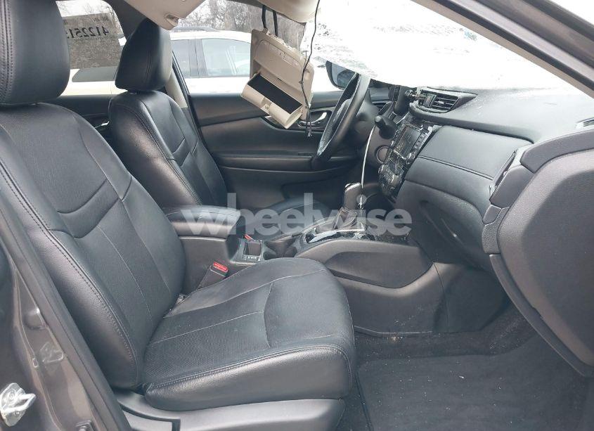 Photo 5 of 2018 Nissan Rogue SV (VIN 5N1AT2MT4JC780155)