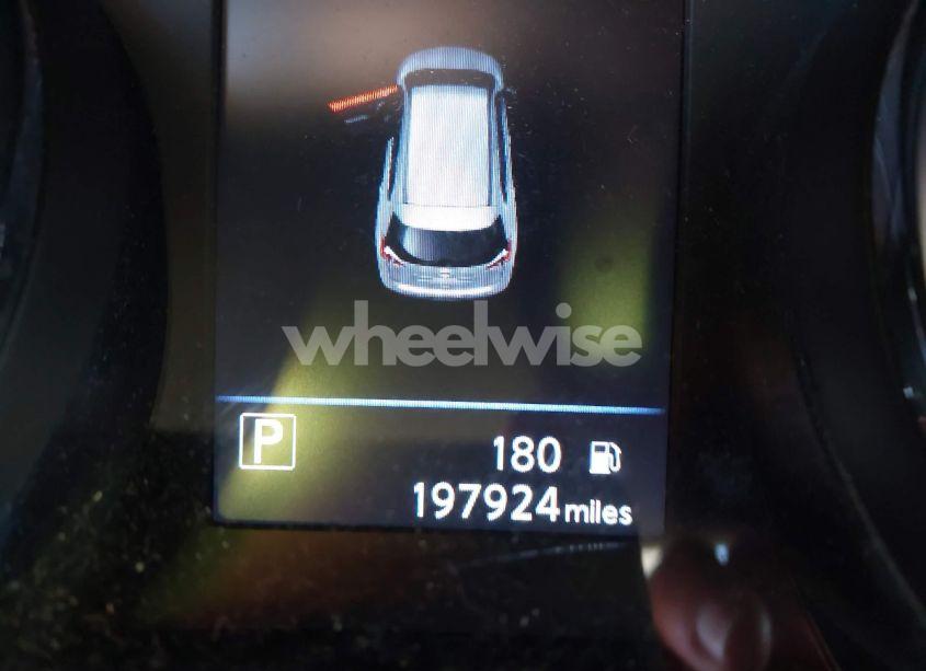 Photo 15 of 2018 Nissan Rogue SV (VIN 5N1AT2MT4JC817320)