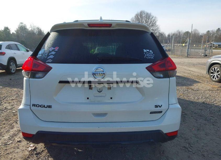 Photo 16 of 2018 Nissan Rogue SV (VIN 5N1AT2MT4JC817320)