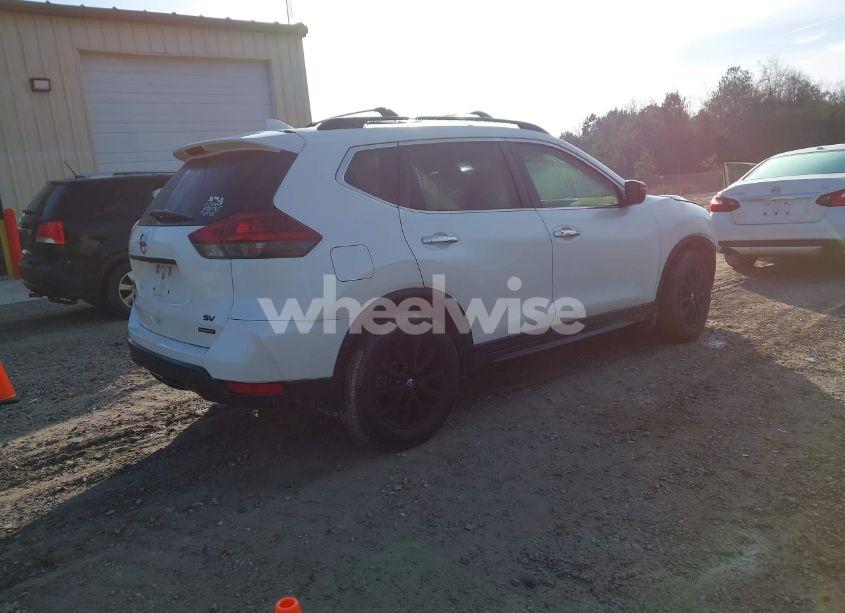 Photo 4 of 2018 Nissan Rogue SV (VIN 5N1AT2MT4JC817320)