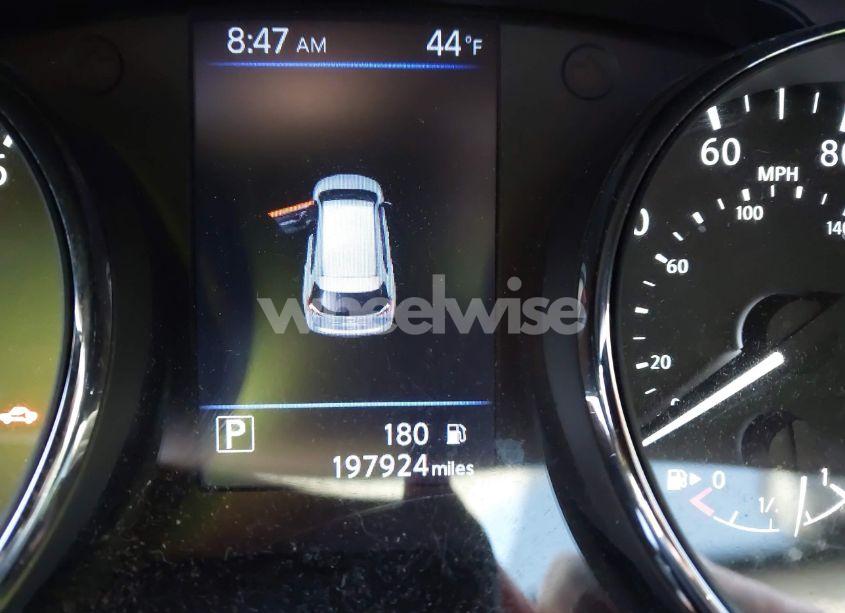 Photo 7 of 2018 Nissan Rogue SV (VIN 5N1AT2MT4JC817320)