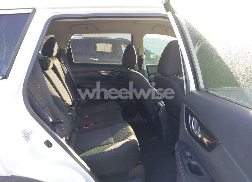 Photo 8 of 2018 Nissan Rogue SV (VIN 5N1AT2MT4JC817320)