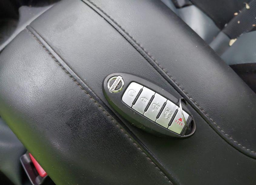 Photo 11 of 2018 Nissan Rogue SV (VIN 5N1AT2MT4JC847238)