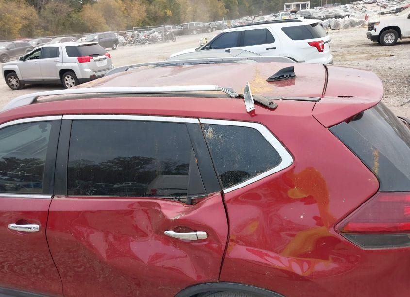 Photo 6 of 2018 Nissan Rogue SV (VIN 5N1AT2MT4JC847238)