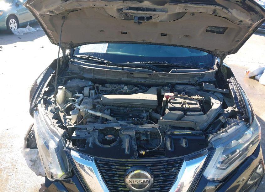 Photo 10 of 2018 Nissan Rogue SV (VIN 5N1AT2MT4JC847434)