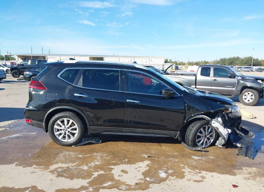 Photo 12 of 2018 Nissan Rogue SV (VIN 5N1AT2MT4JC847434)