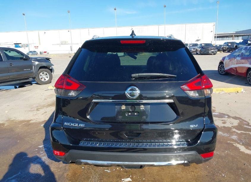 Photo 15 of 2018 Nissan Rogue SV (VIN 5N1AT2MT4JC847434)