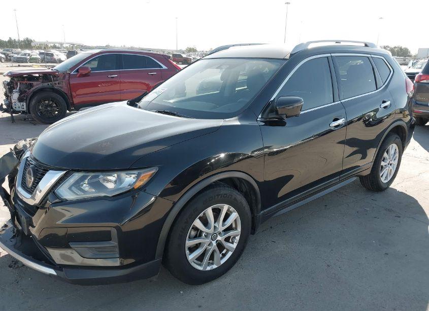 Photo 2 of 2018 Nissan Rogue SV (VIN 5N1AT2MT4JC847434)