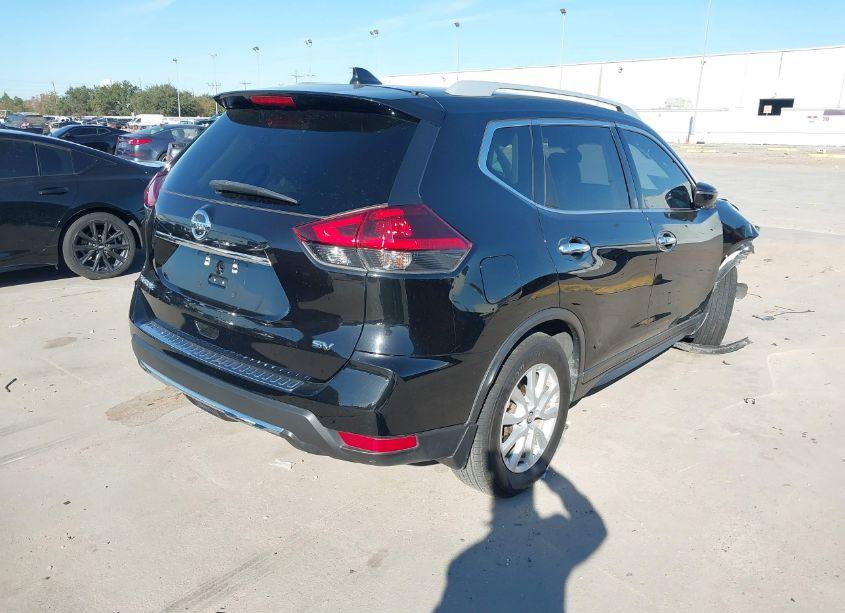 Photo 4 of 2018 Nissan Rogue SV (VIN 5N1AT2MT4JC847434)