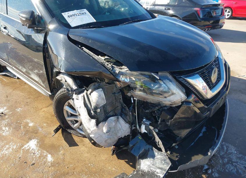 Photo 6 of 2018 Nissan Rogue SV (VIN 5N1AT2MT4JC847434)