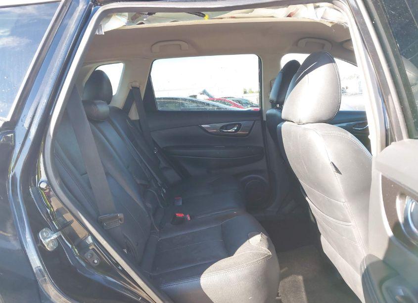 Photo 8 of 2018 Nissan Rogue SV (VIN 5N1AT2MT4JC847434)