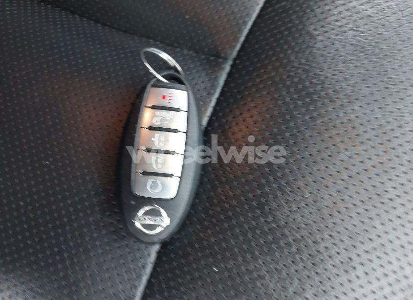 Photo 11 of 2019 Nissan Rogue SL (VIN 5N1AT2MT4KC784661)