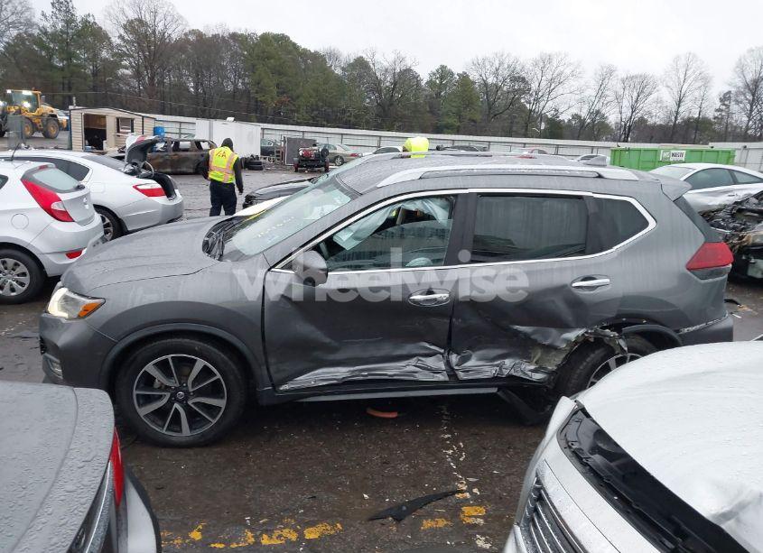 Photo 14 of 2019 Nissan Rogue SL (VIN 5N1AT2MT4KC784661)