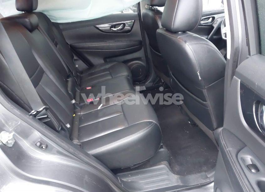 Photo 8 of 2019 Nissan Rogue SL (VIN 5N1AT2MT4KC784661)