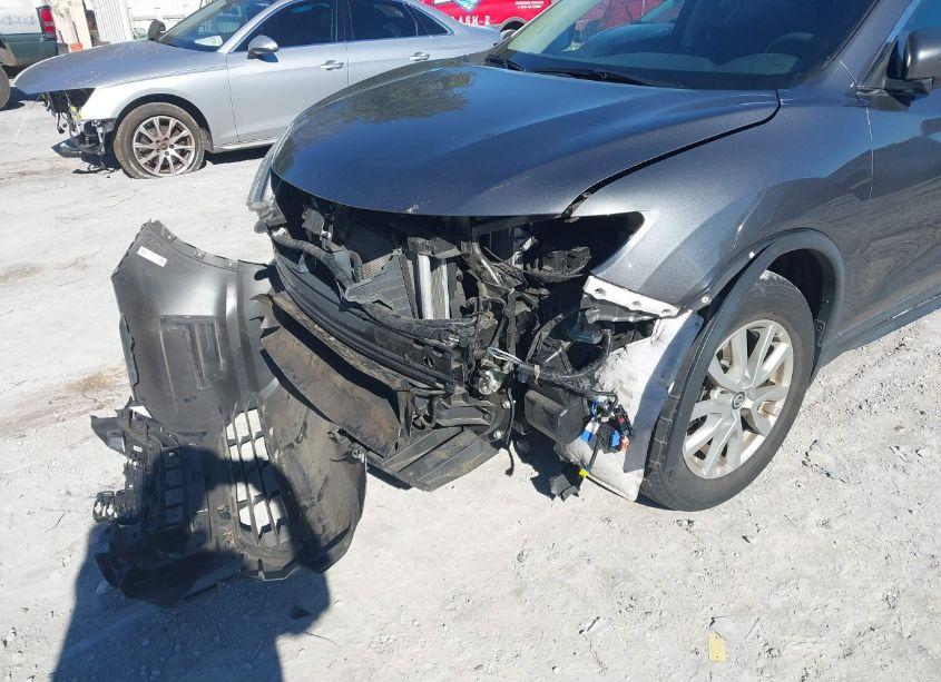 Photo 17 of 2019 Nissan Rogue S (VIN 5N1AT2MT4KC810742)