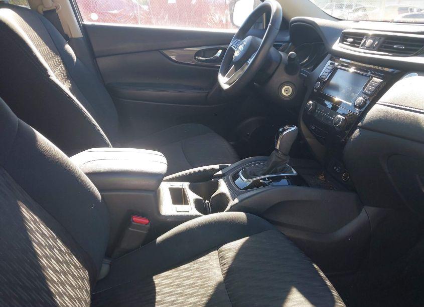 Photo 5 of 2019 Nissan Rogue S (VIN 5N1AT2MT4KC810742)