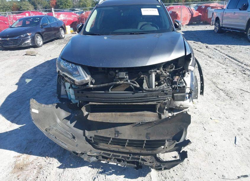 Photo 6 of 2019 Nissan Rogue S (VIN 5N1AT2MT4KC810742)