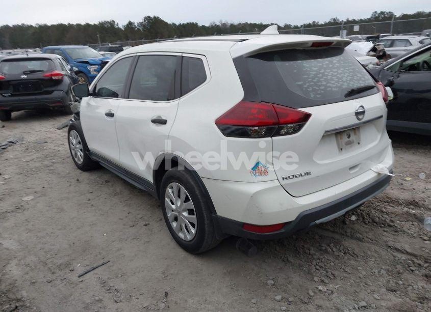 Photo 3 of 2019 Nissan Rogue S (VIN 5N1AT2MT4KC815116)