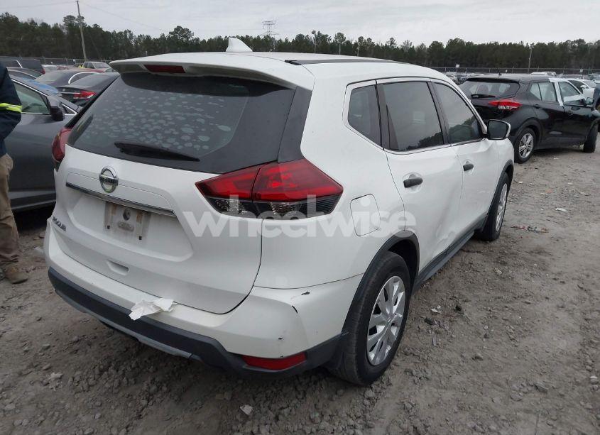 Photo 4 of 2019 Nissan Rogue S (VIN 5N1AT2MT4KC815116)