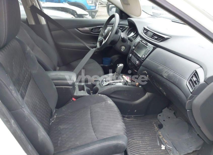 Photo 5 of 2019 Nissan Rogue S (VIN 5N1AT2MT4KC815116)