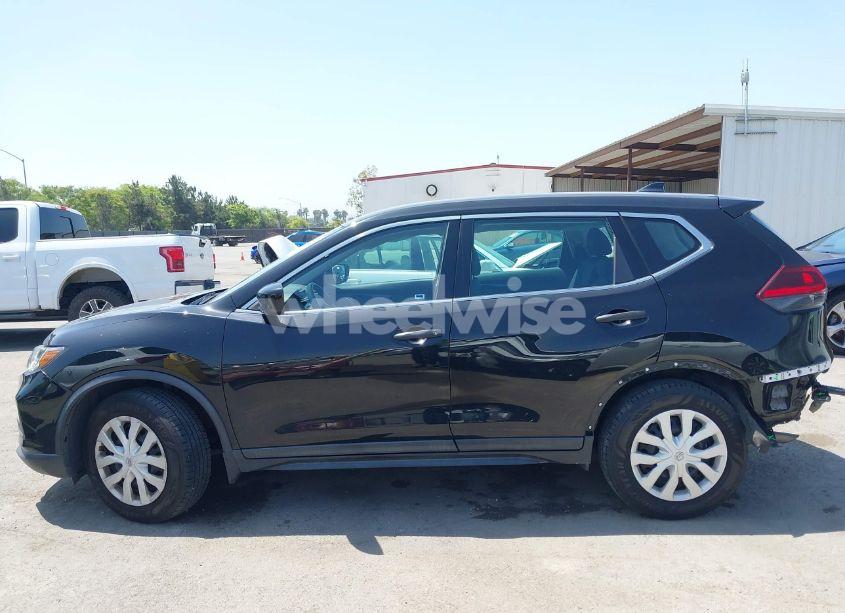 Photo 15 of 2019 Nissan Rogue S (VIN 5N1AT2MT4KC839870)
