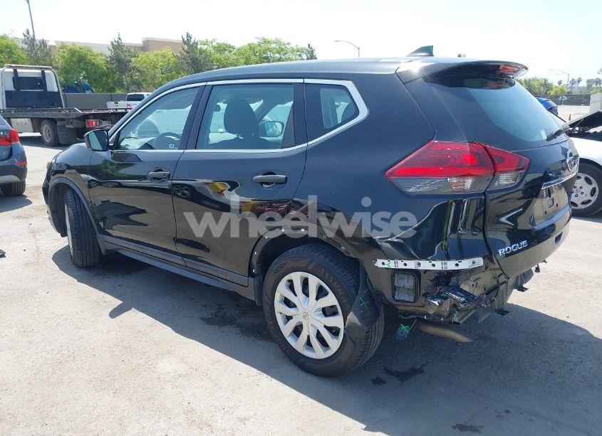 Photo 3 of 2019 Nissan Rogue S (VIN 5N1AT2MT4KC839870)