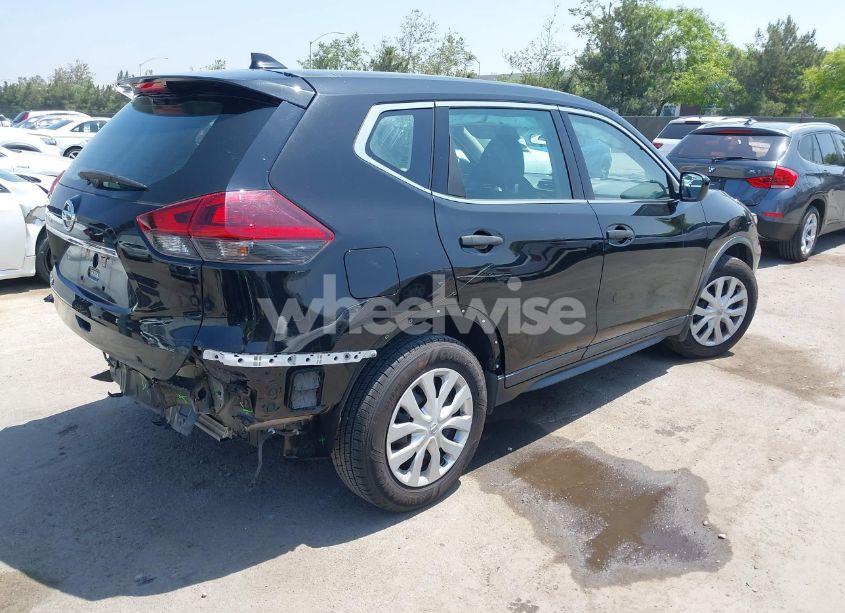 Photo 4 of 2019 Nissan Rogue S (VIN 5N1AT2MT4KC839870)