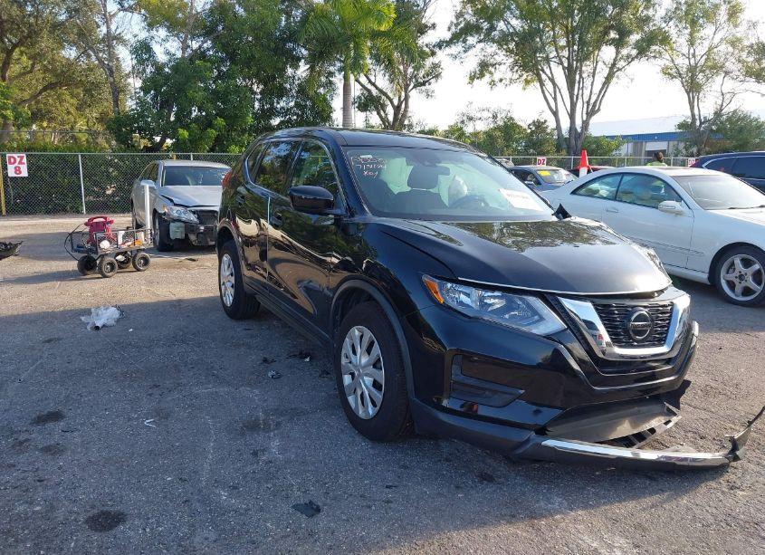 2020 Nissan Rogue S FWD (VIN 5N1AT2MT4LC745151) main photo