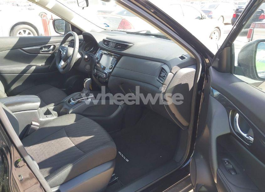 Photo 5 of 2020 Nissan Rogue SV FWD (VIN 5N1AT2MT4LC785892)