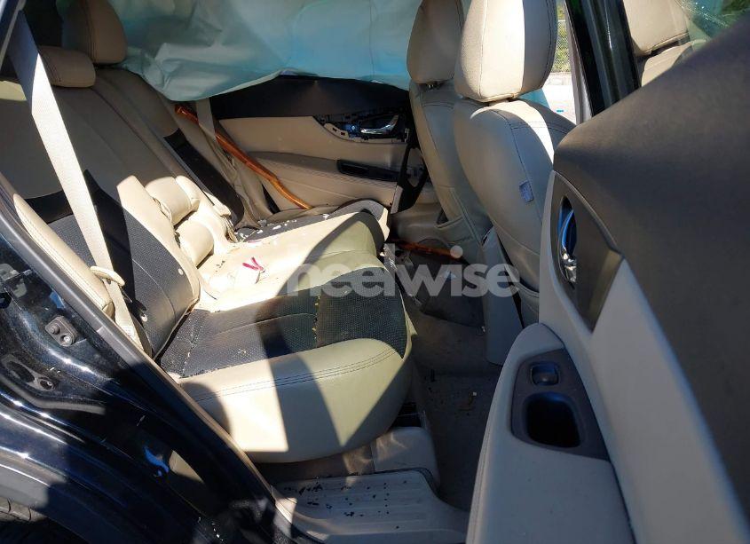 Photo 8 of 2014 Nissan Rogue SV (VIN 5N1AT2MT5EC841373)