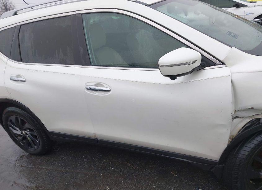 Photo 13 of 2015 Nissan Rogue SL (VIN 5N1AT2MT5FC815681)