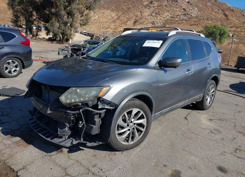 Photo 2 of 2015 Nissan Rogue SL (VIN 5N1AT2MT5FC816331)