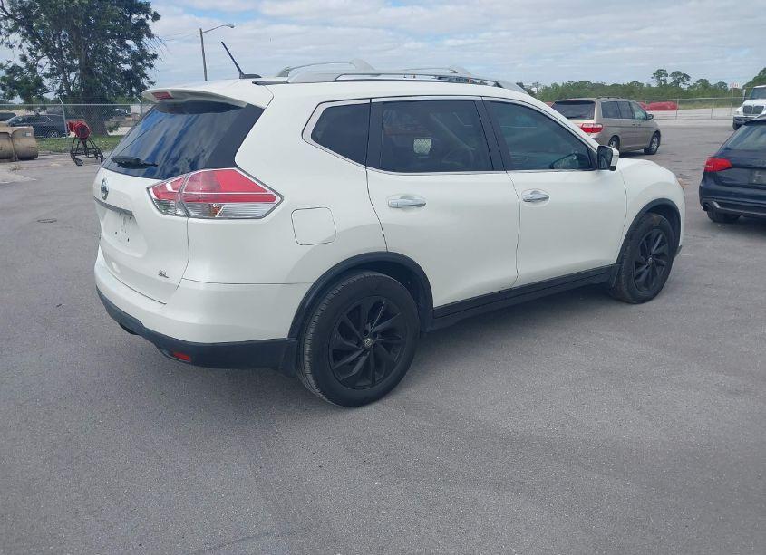 Photo 4 of 2015 Nissan Rogue SL (VIN 5N1AT2MT5FC823960)