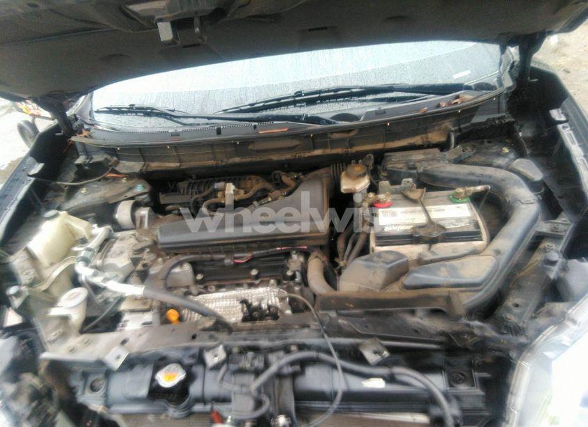 Photo 10 of 2015 Nissan Rogue SV (VIN 5N1AT2MT5FC901217)