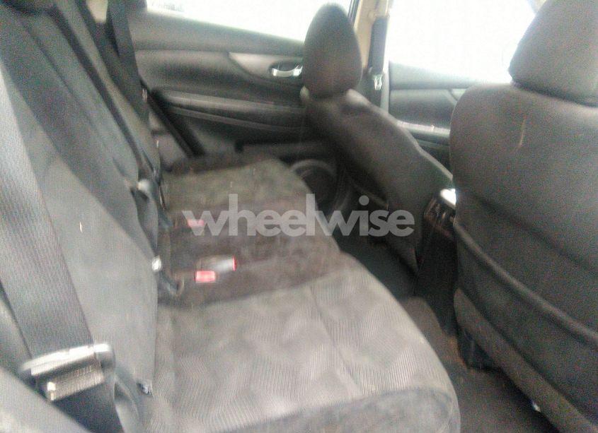 Photo 8 of 2015 Nissan Rogue SV (VIN 5N1AT2MT5FC901217)