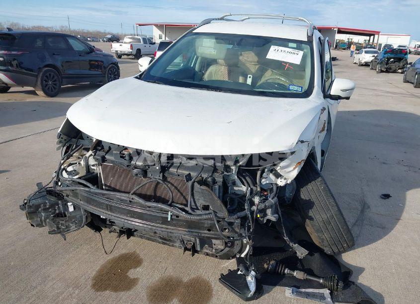 Photo 6 of 2015 Nissan Rogue SV (VIN 5N1AT2MT5FC920043)