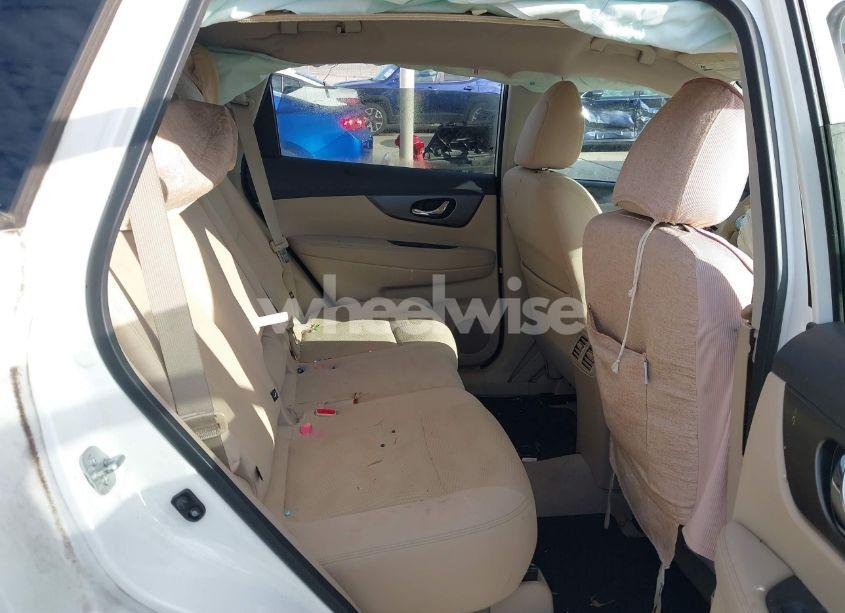 Photo 8 of 2015 Nissan Rogue SV (VIN 5N1AT2MT5FC920043)