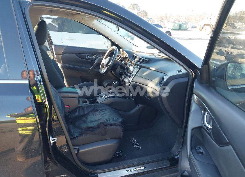 Photo 5 of 2017 Nissan Rogue SV (VIN 5N1AT2MT5HC758286)