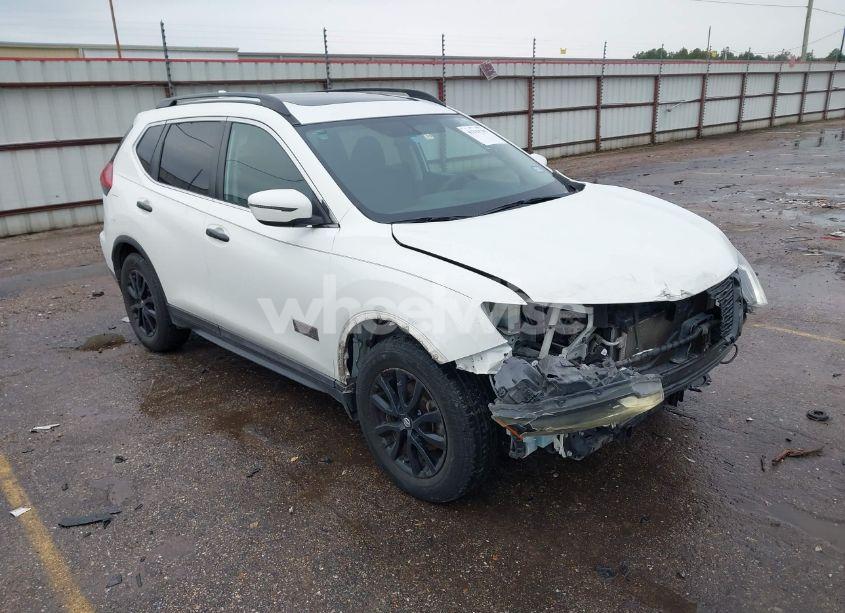 2017 Nissan Rogue SV (VIN 5N1AT2MT5HC771751) main photo