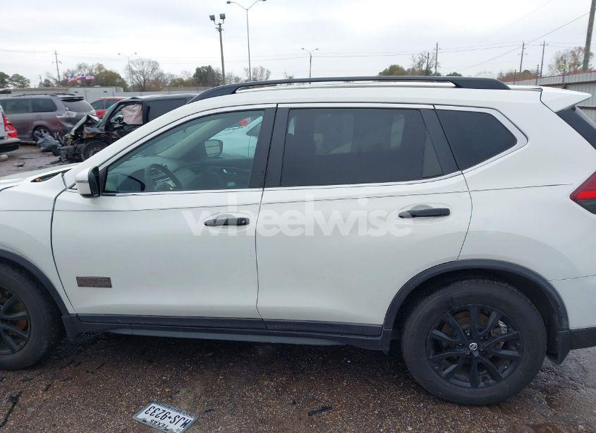 Photo 15 of 2017 Nissan Rogue SV (VIN 5N1AT2MT5HC771751)